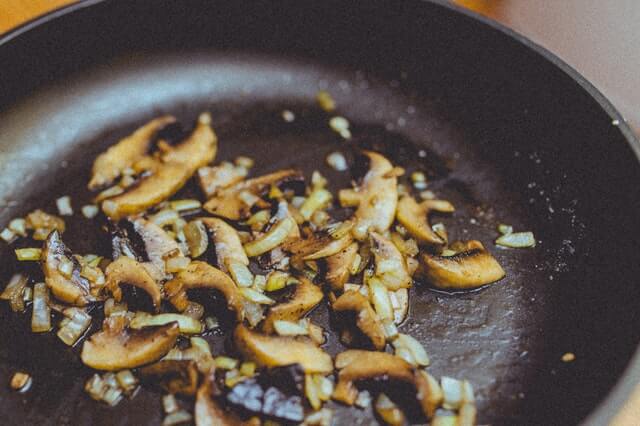 Sautéed button mushrooms Sautéed button mushrooms
