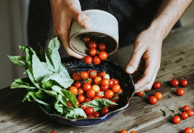 Tomatoes, basil and green beans Tomatoes, basil and green beans