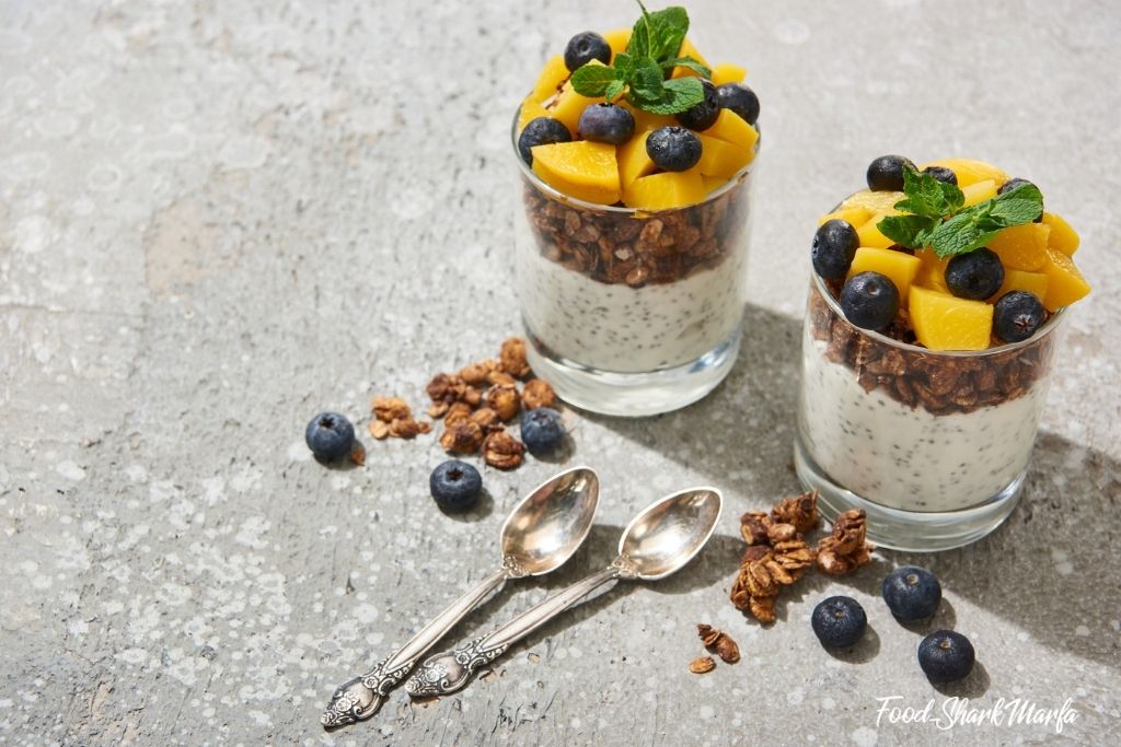 Tasty granola with canned peach Tasty granola with canned peach