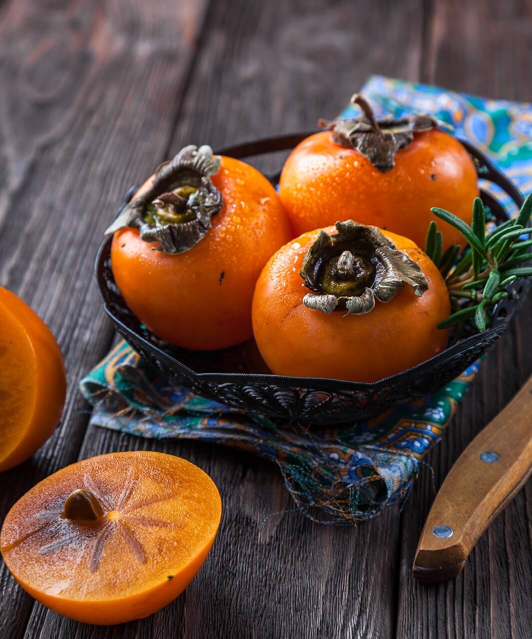 What is the best time to eat persimmons